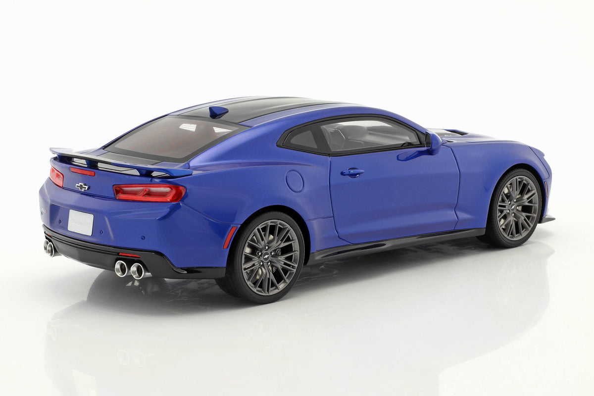 Hyper Blue B587964
