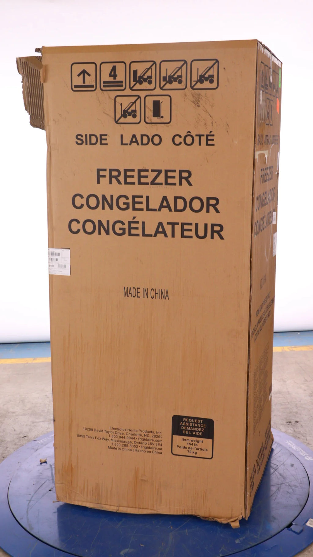 27 in 15.5 cu ft Upright Freezer D710136