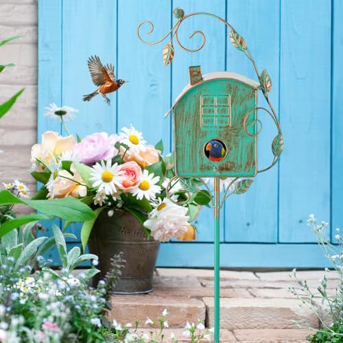 Metal Bird House with Pole Q556
