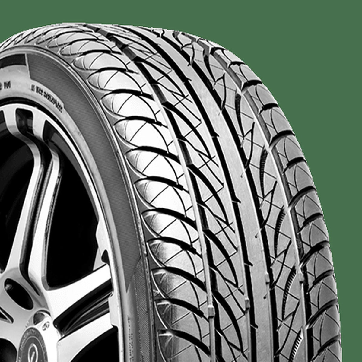 225/40R18 92W XL Passenger Tire R137538