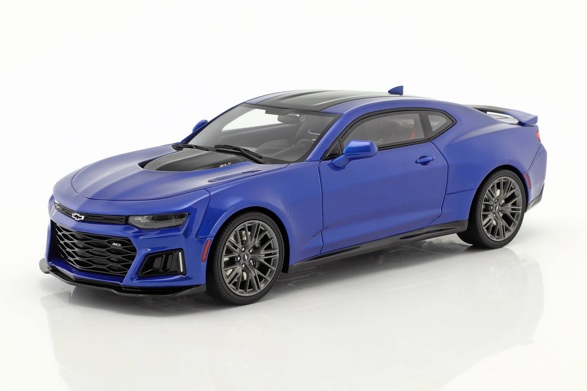 Hyper Blue B587964