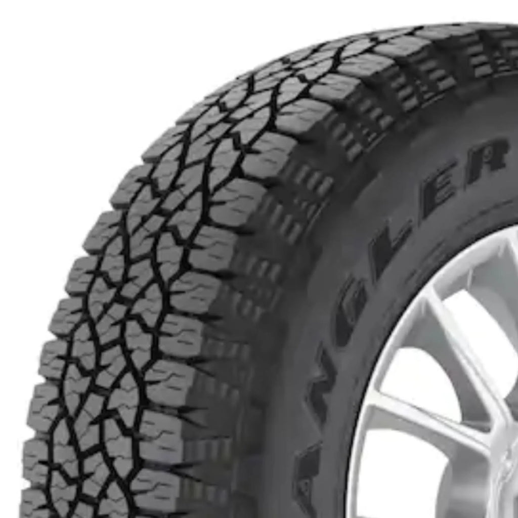 LT275/65R20 Tire D638