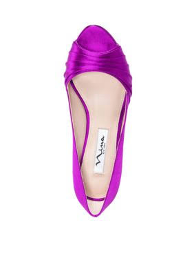 Wide Width Satin Pump A802980
