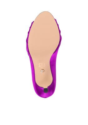 Wide Width Satin Pump A802980